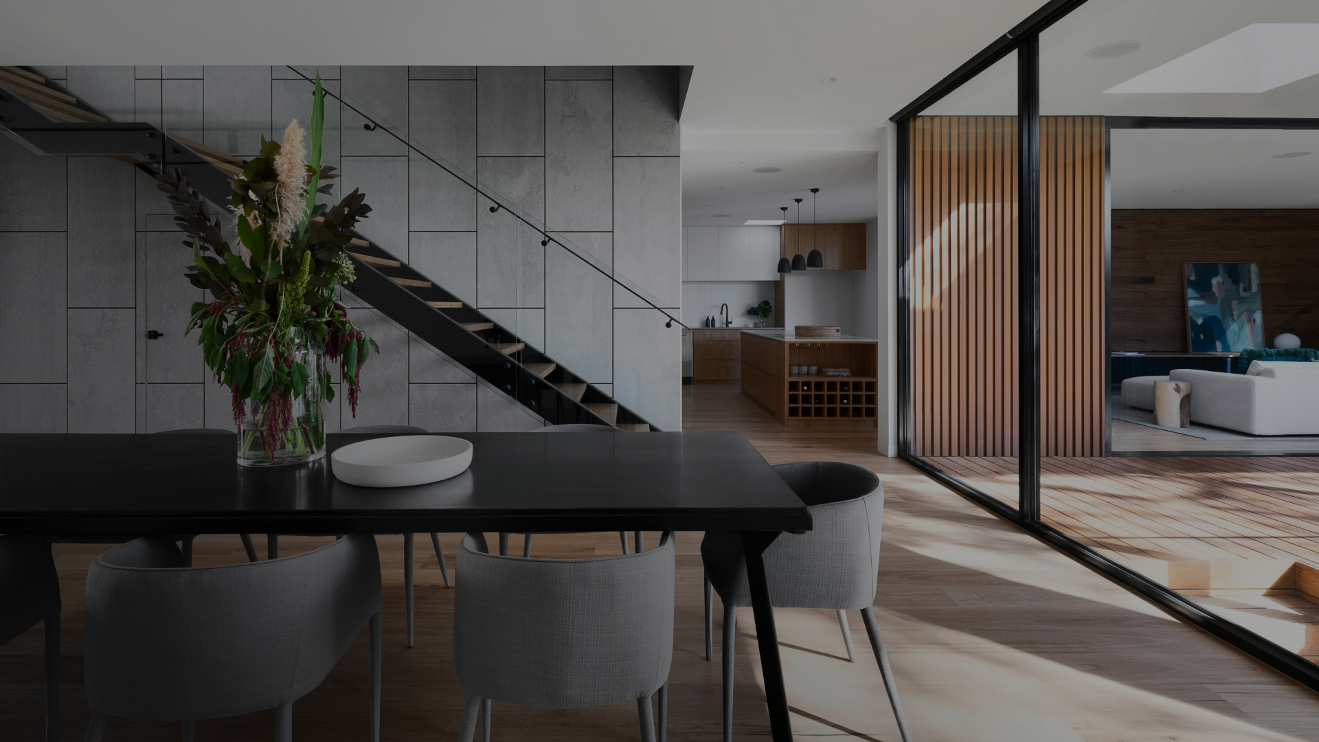 ONE LIFE,ONE HOUSE